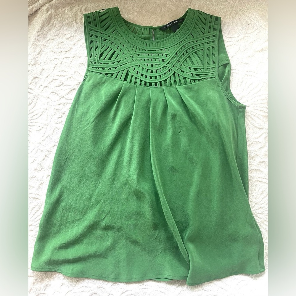 Rare 100% Silk Banana Republic Kelly Green Sleeveless Top